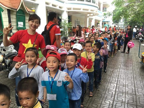 Ngày 19 tháng 4 năm 2017, trường mầm non Sơn Ca tổ chức cho các bé khối mẫu giáo tham gia hoạt động dã ngoại tại khu du lịch sinh thái Cánh buồm xanh. 